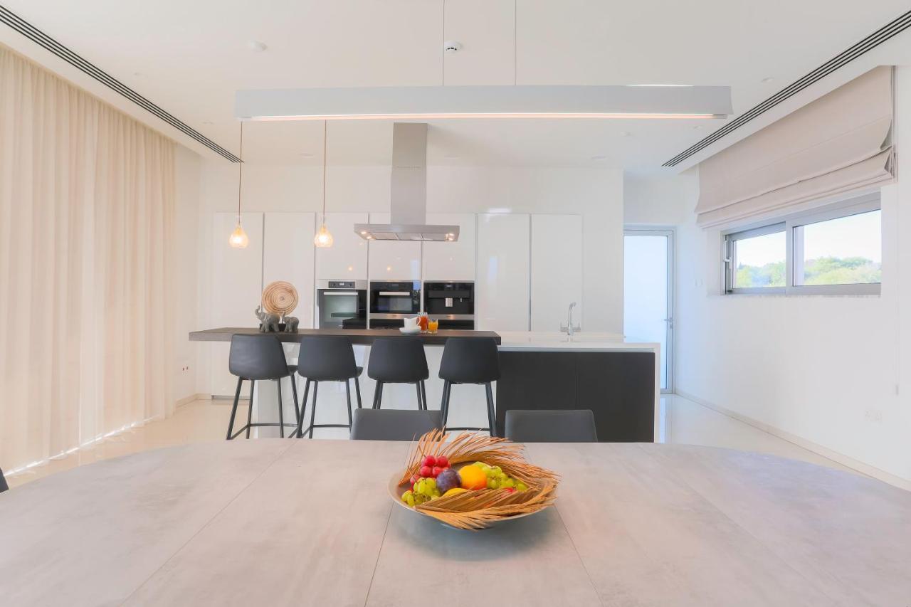 Sea Pearl Beachfront Villas - Breeze Ayia Napa Exteriör bild