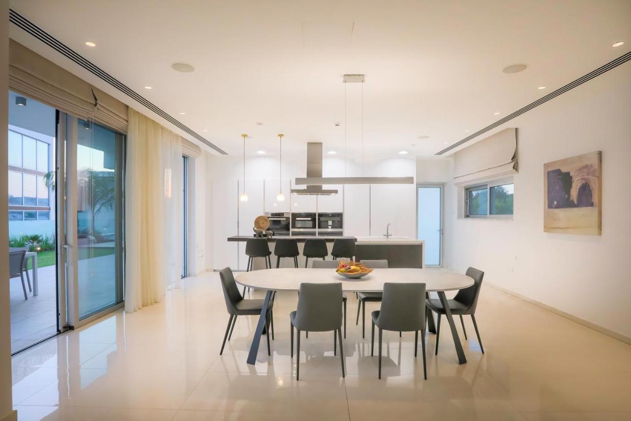 Sea Pearl Beachfront Villas - Breeze Ayia Napa Exteriör bild