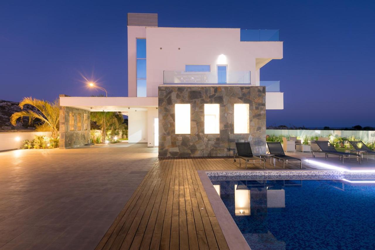 Sea Pearl Beachfront Villas - Breeze Ayia Napa Exteriör bild