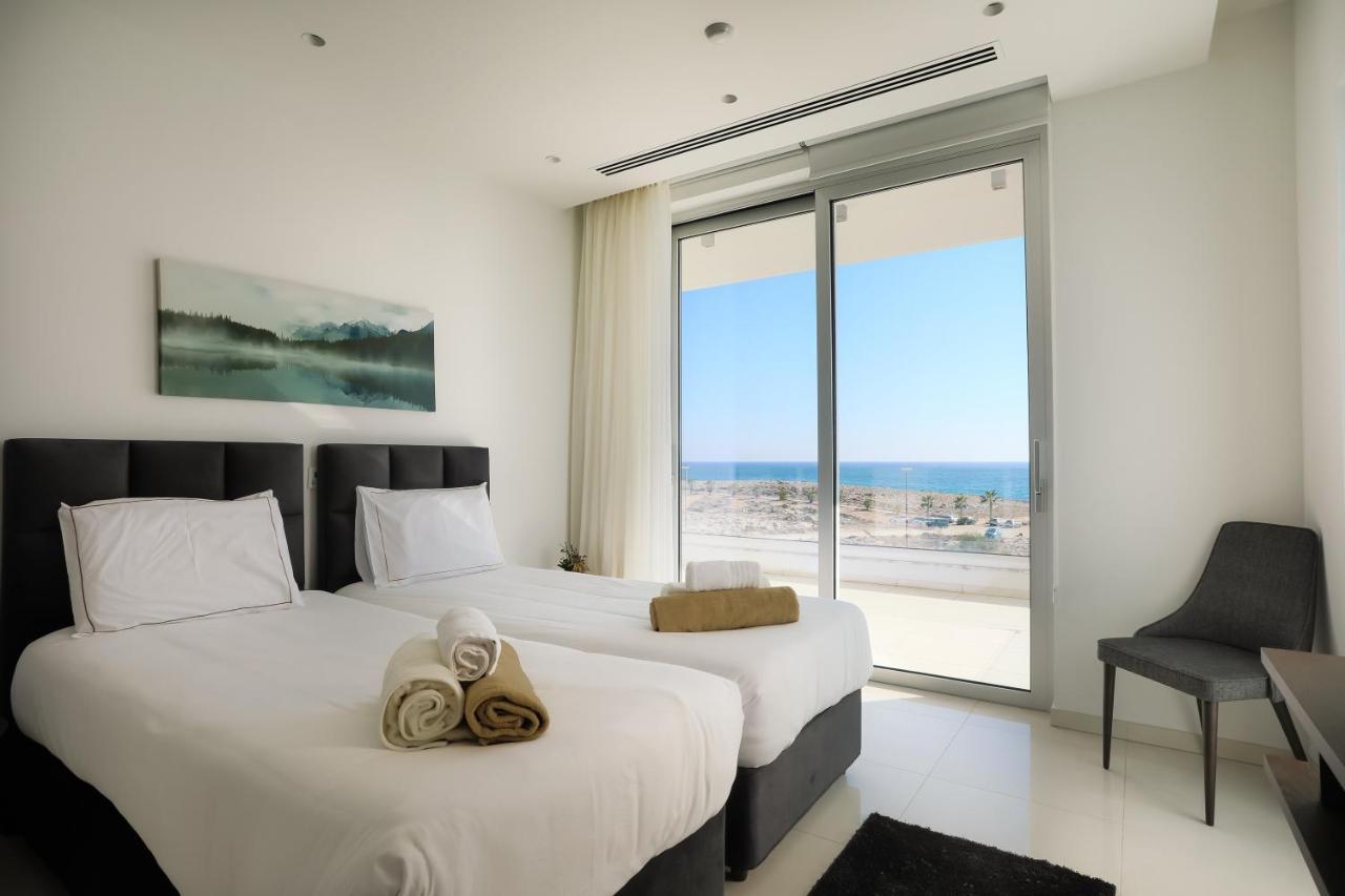 Sea Pearl Beachfront Villas - Breeze Ayia Napa Exteriör bild