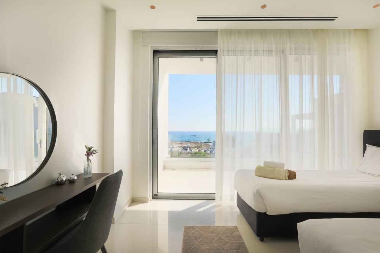 Sea Pearl Beachfront Villas - Breeze Ayia Napa Exteriör bild