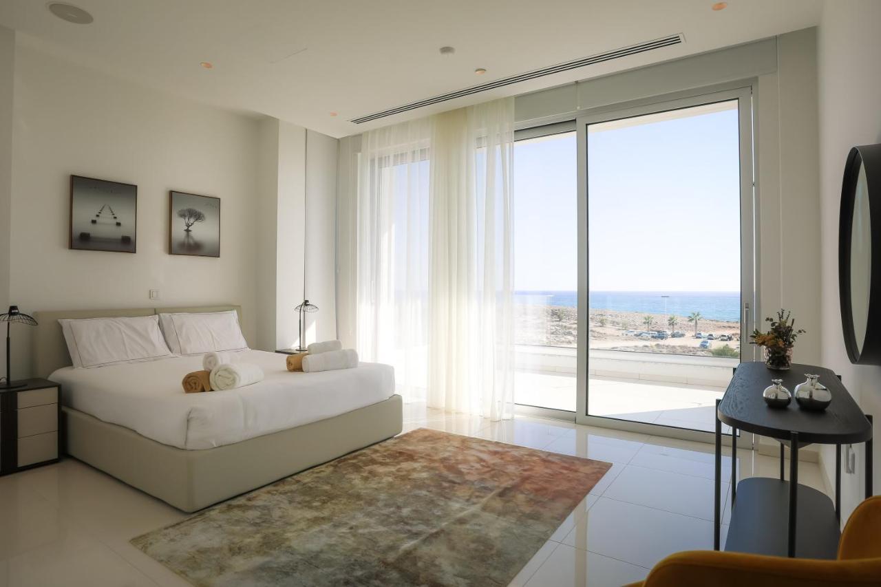 Sea Pearl Beachfront Villas - Breeze Ayia Napa Exteriör bild