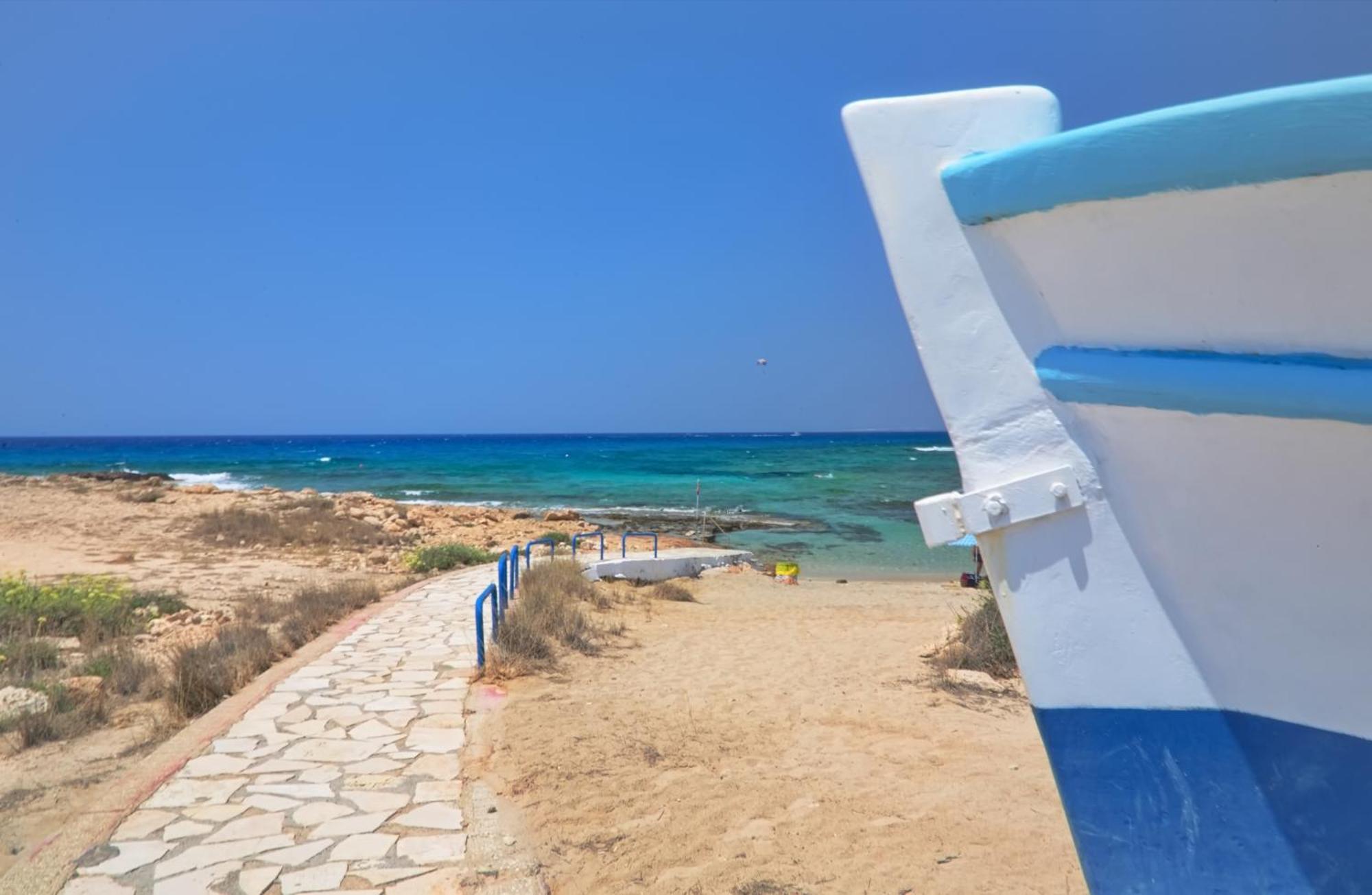 Sea Pearl Beachfront Villas - Breeze Ayia Napa Exteriör bild