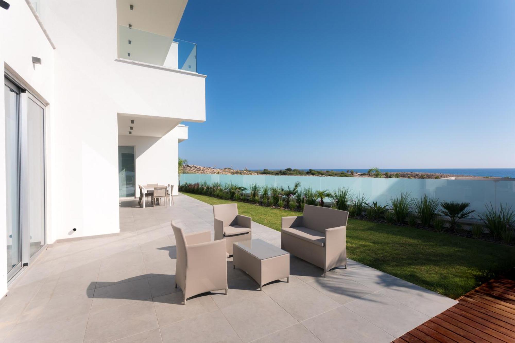 Sea Pearl Beachfront Villas - Breeze Ayia Napa Exteriör bild