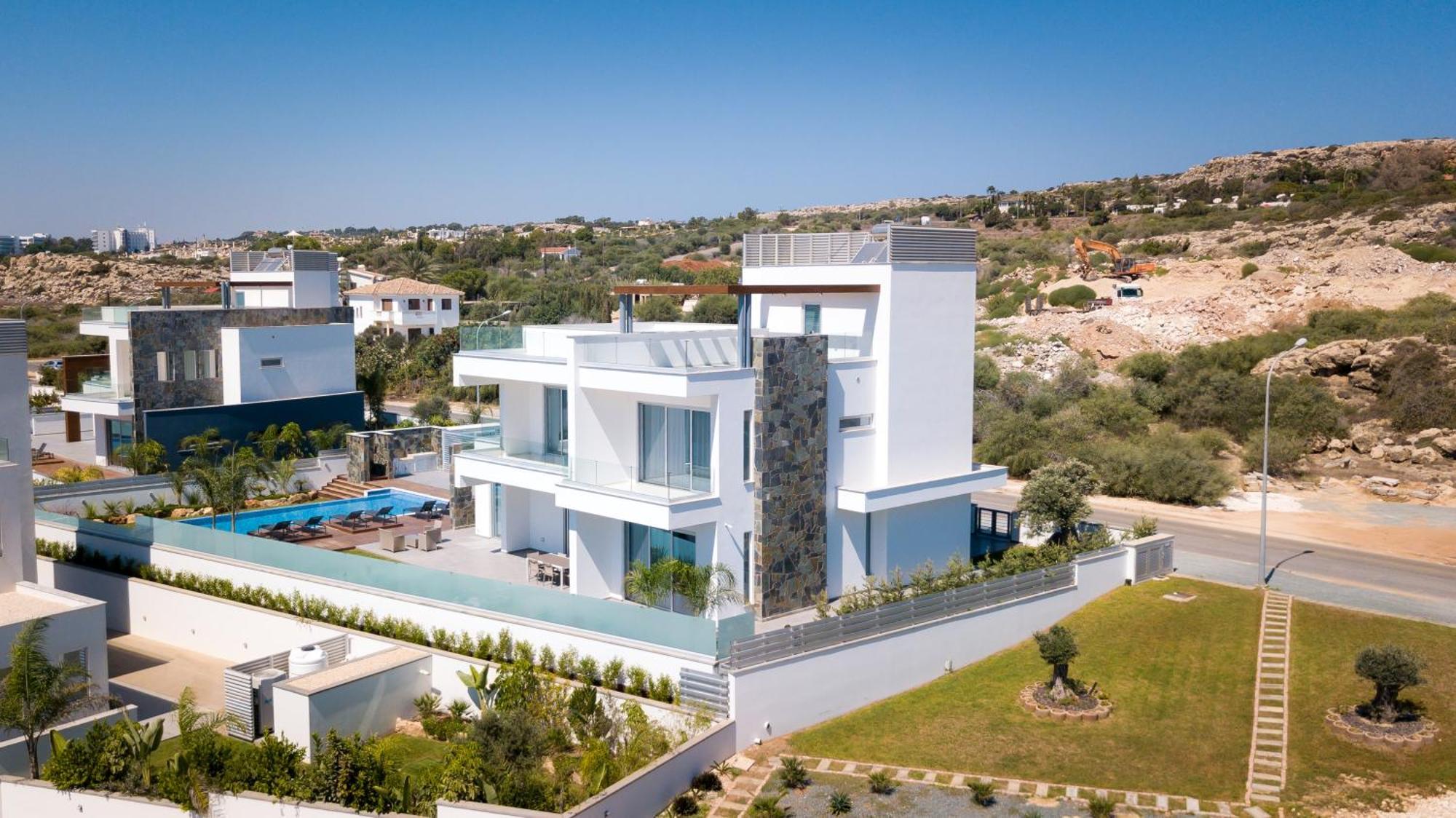 Sea Pearl Beachfront Villas - Breeze Ayia Napa Exteriör bild